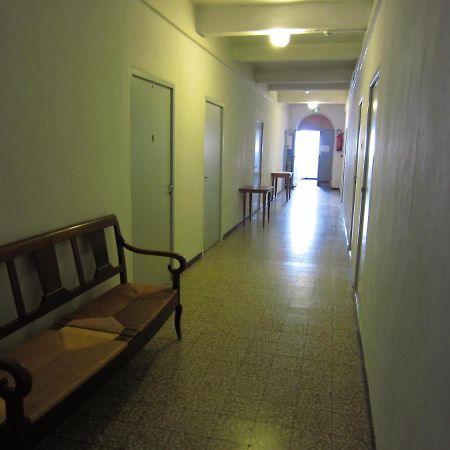 كالفي Hotel Du Centre المظهر الخارجي الصورة