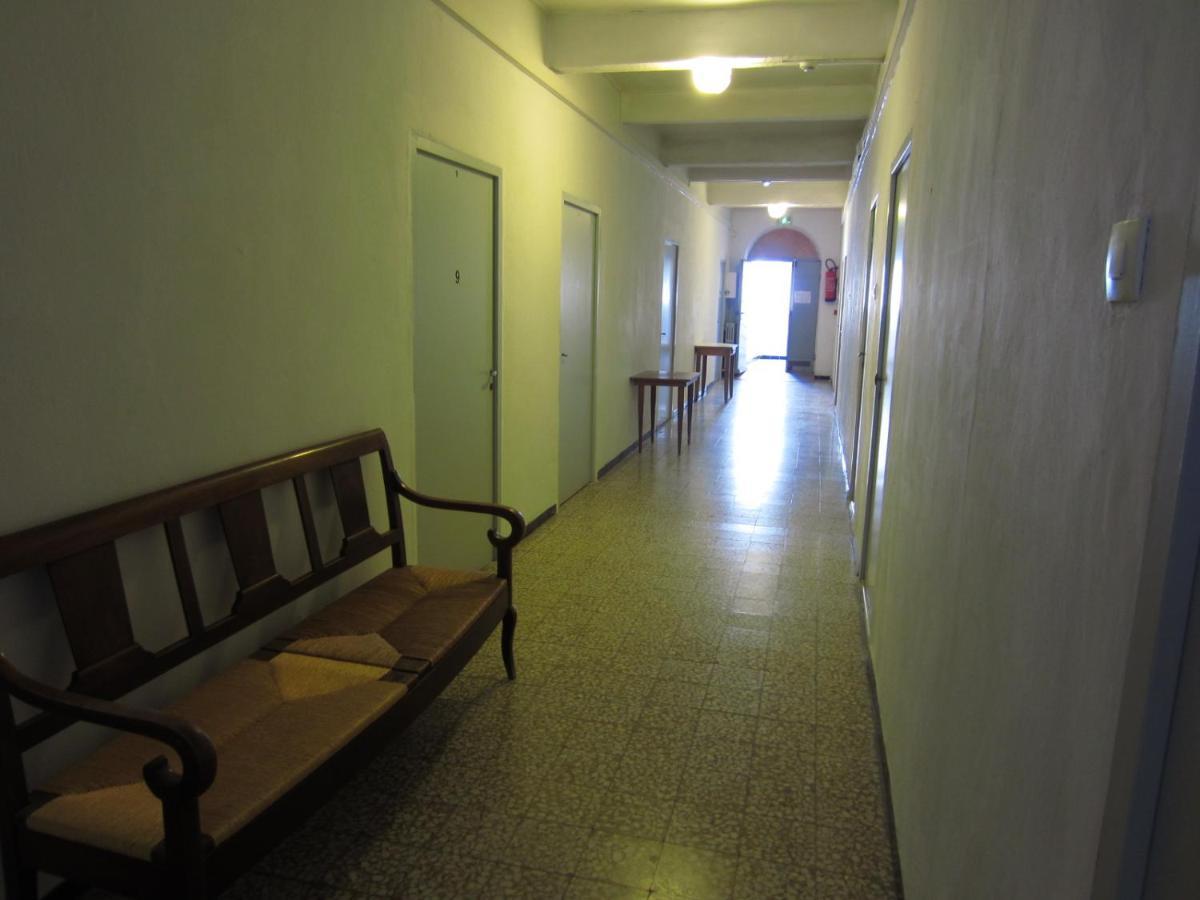 كالفي Hotel Du Centre المظهر الخارجي الصورة